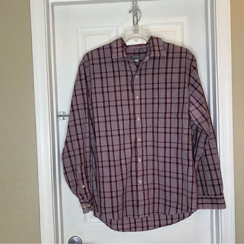 Van Heusen Classic Fit Button Down Shirt Size XL Burgundy Check Print